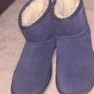 Ugg mini boot